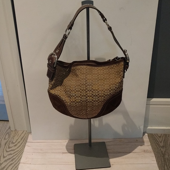 Beautiful shoulder bag by Coach πΈπ